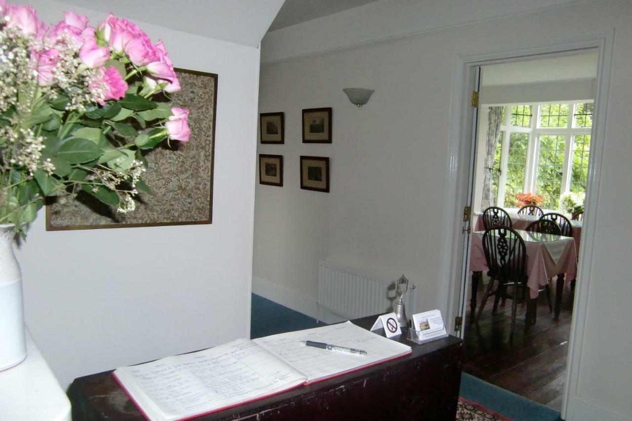 Hatsue Guest House Camberley Eksteriør bilde
