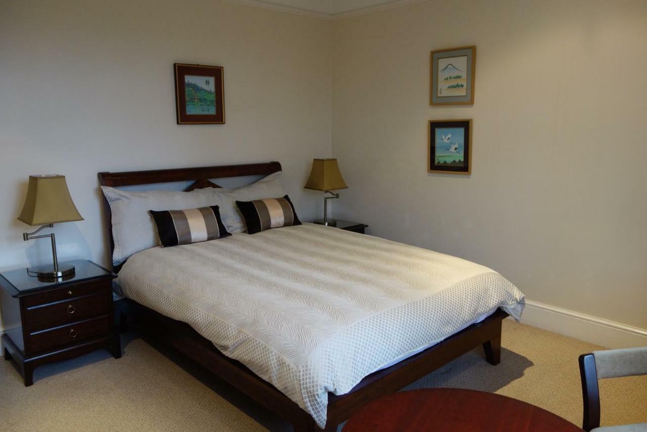 Hatsue Guest House Camberley Eksteriør bilde